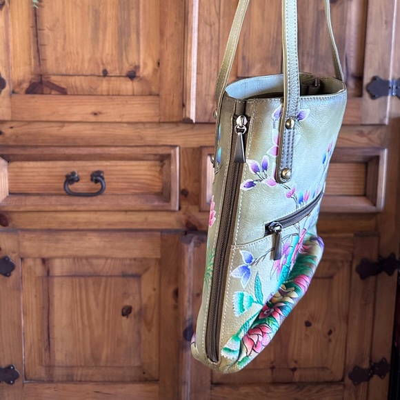 Beautiful Floral Hand Painted Shoulder Bag - Picture 9 of 12